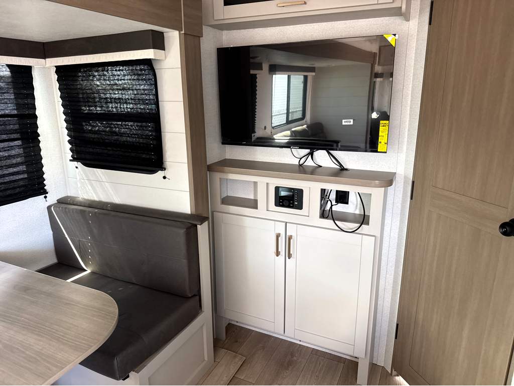 2027 JAYCO JAY FLIGHT 262RLS - Image 8