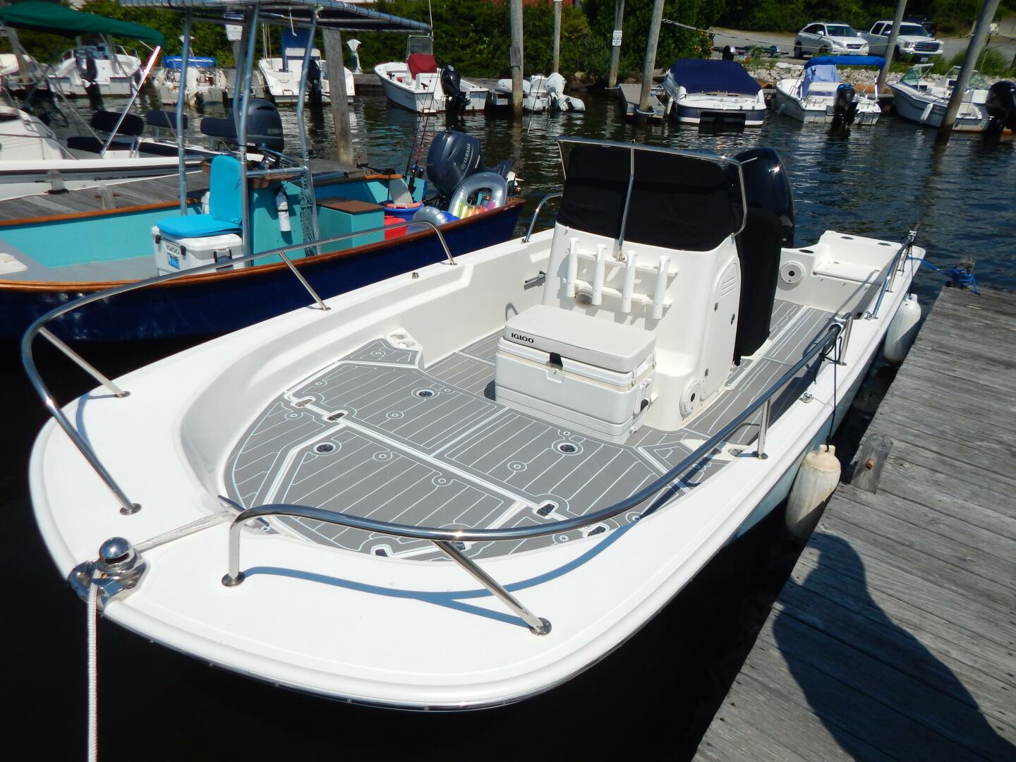2020 Boston Whaler 190 Montauk Base - Image 5