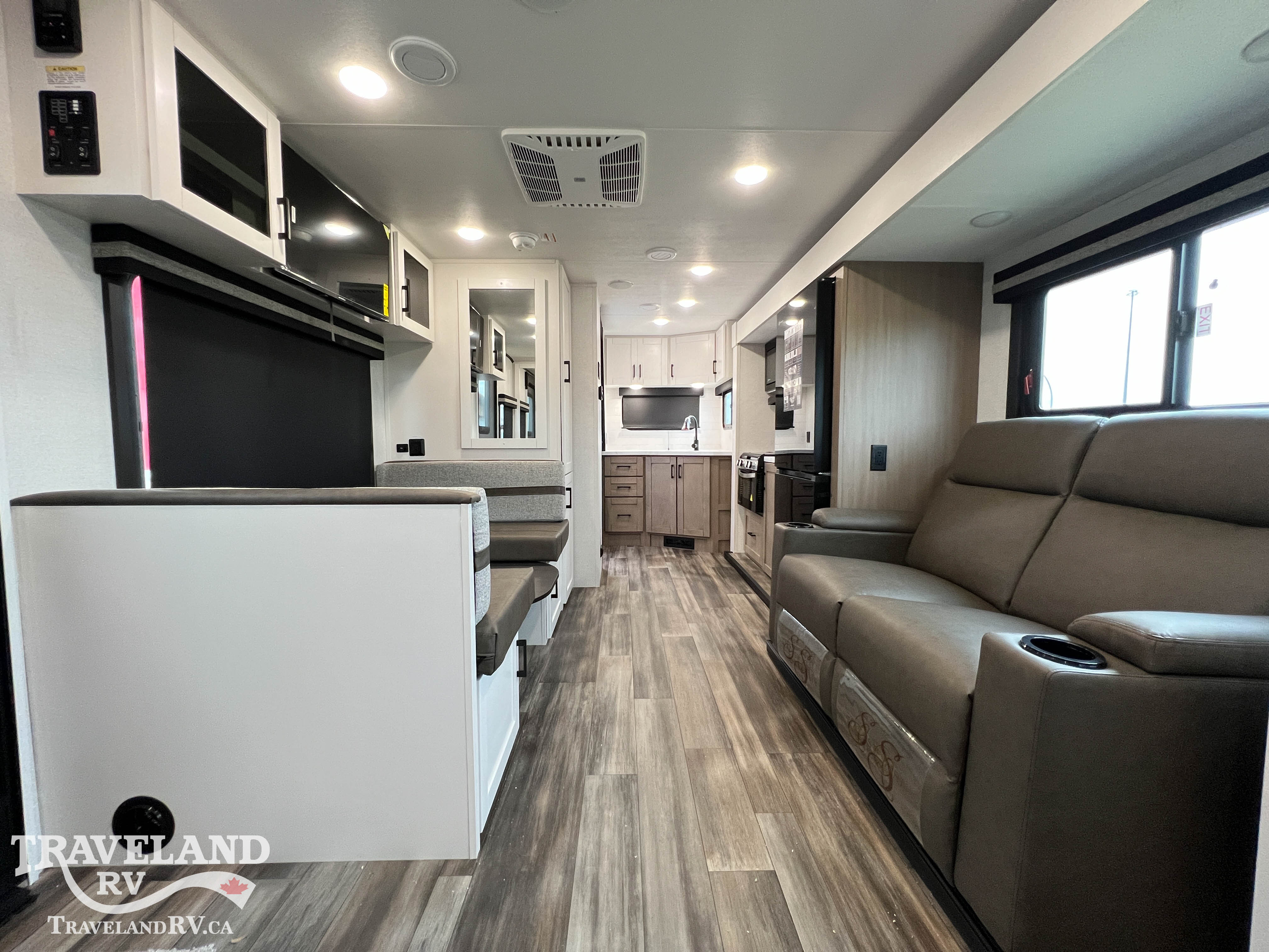 2026 Highland Ridge Range Lite 211RKM - Image 3