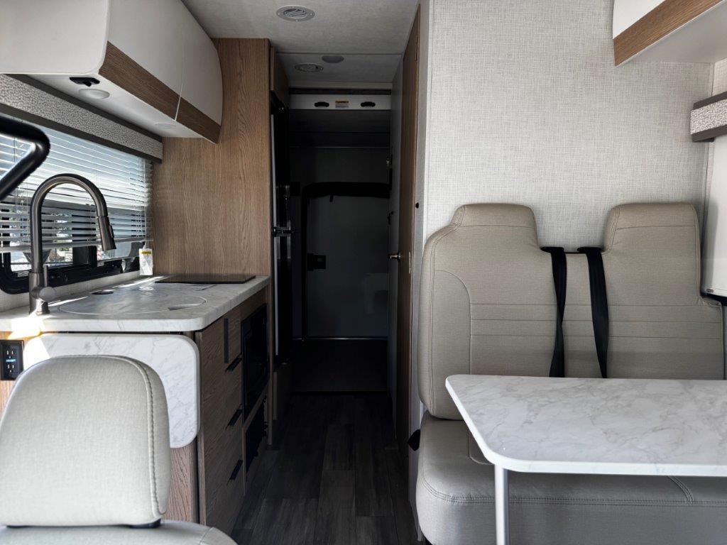 2027 Thor Motor Coach Gemini Trip 22MT - Image 10