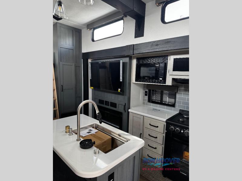 2026 PALOMINO PUMA 421LFT - Image 7