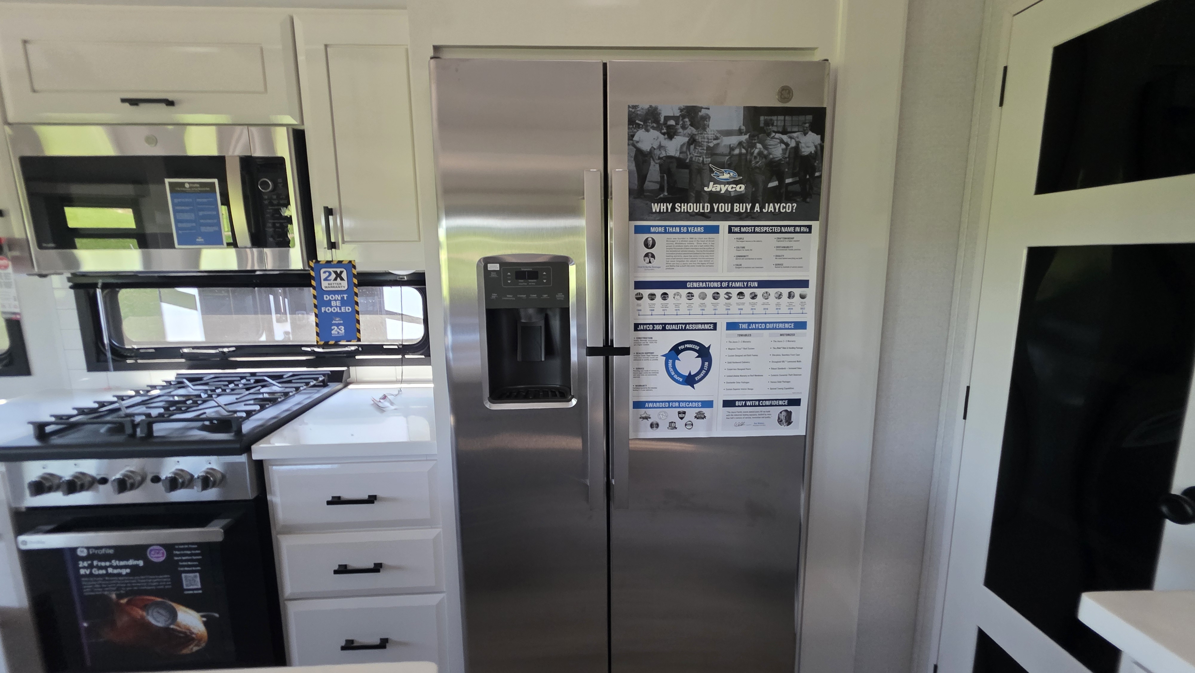 2027 JAYCO PINNACLE 32RLTS - Image 11