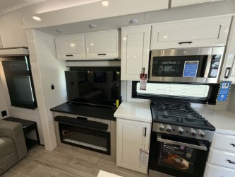 2027 JAYCO PINNACLE 32RLTS - Image 11