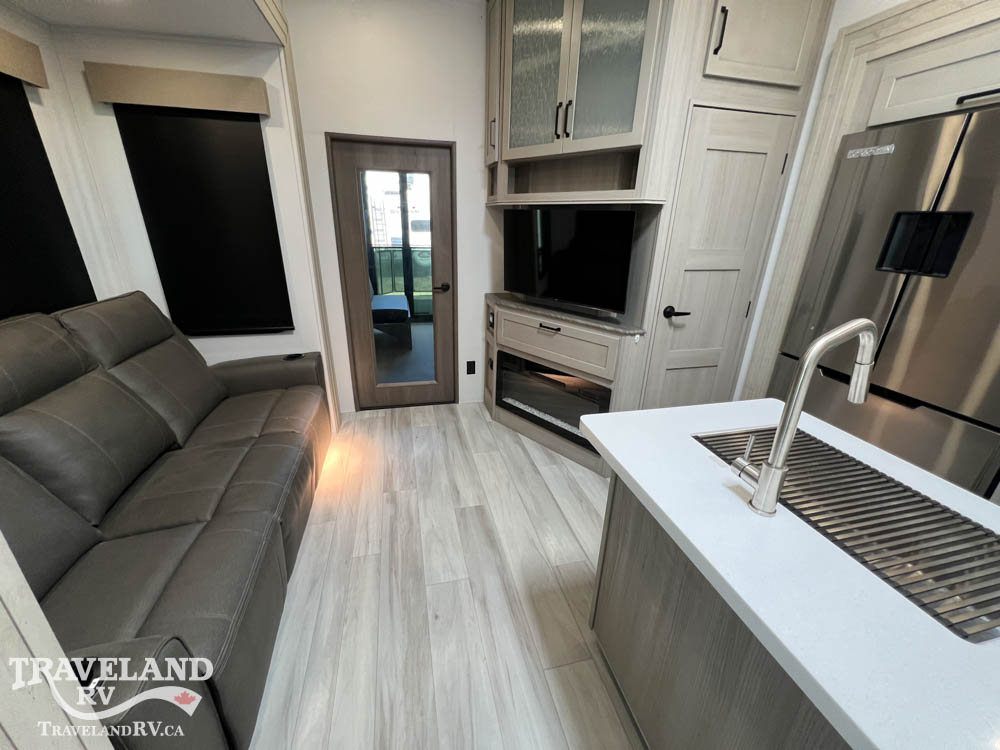 2025 Grand Design Momentum G-Class 320G - Image 3
