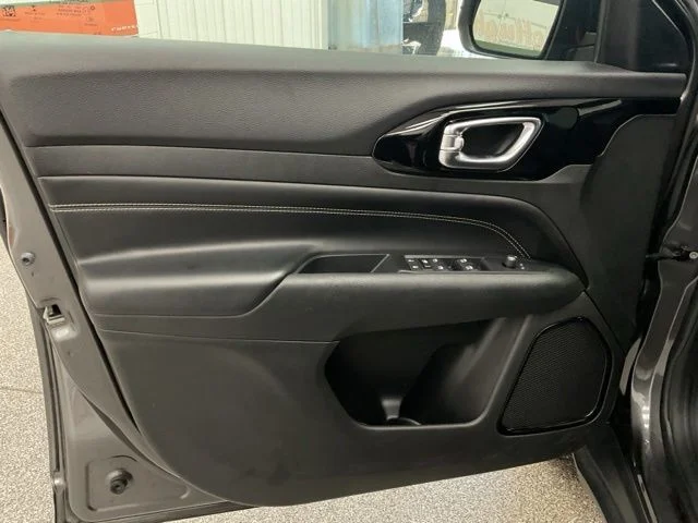 2022 Jeep Compass Utility 4D Altitude 4WD - Image 10