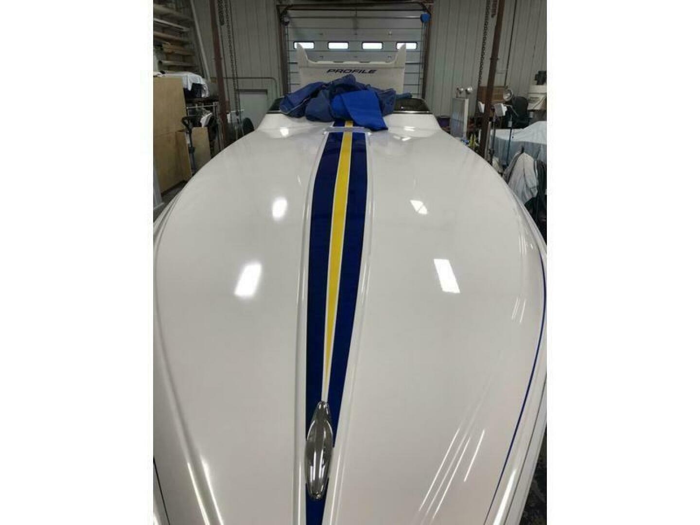2002 Profile 33 V - Image 2