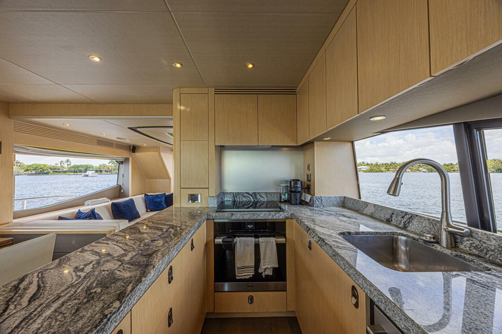 2017 Sunseeker 75 Yacht - Image 35