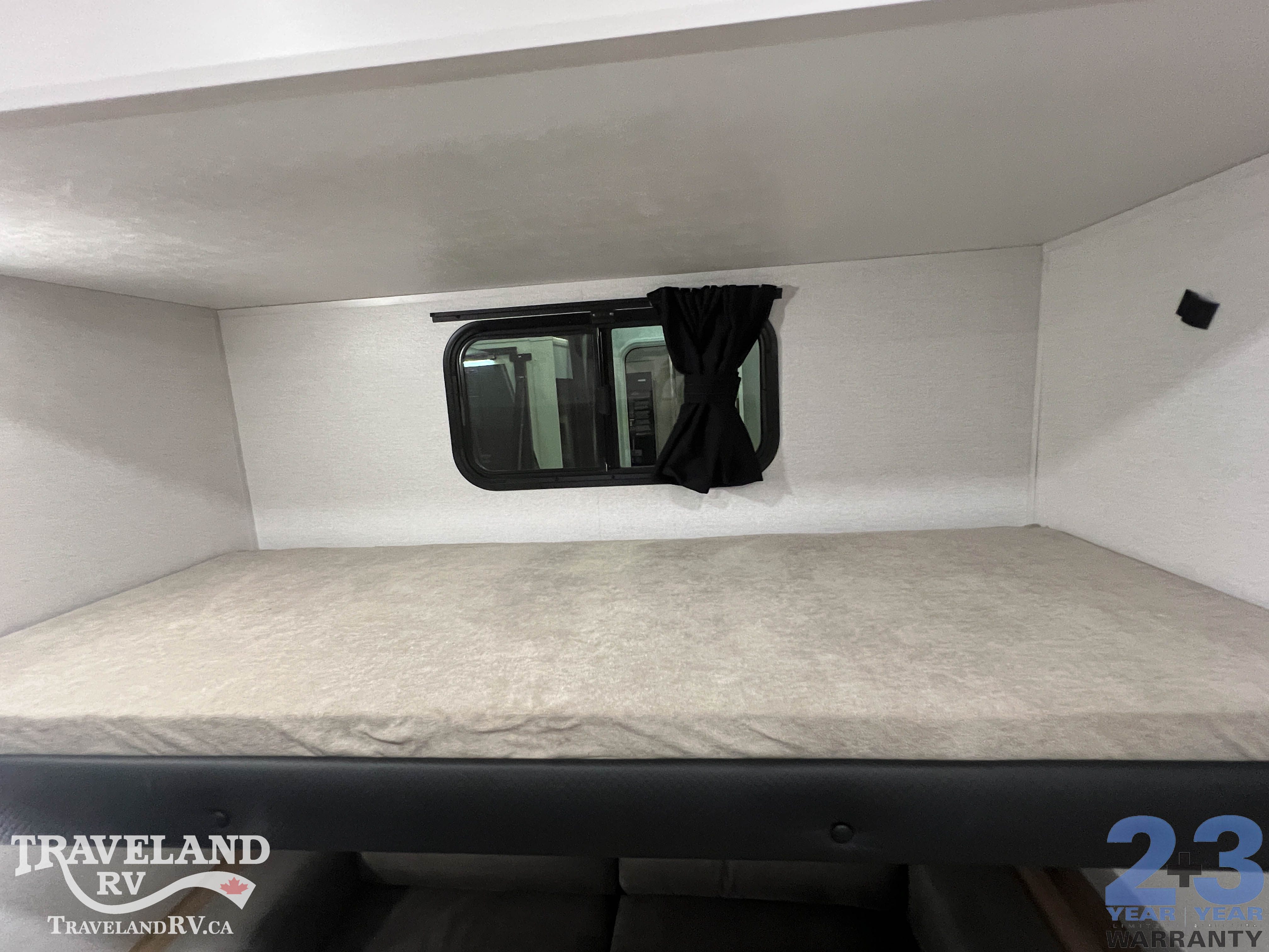 2027 Jayco Eagle 312BHOK - Image 34