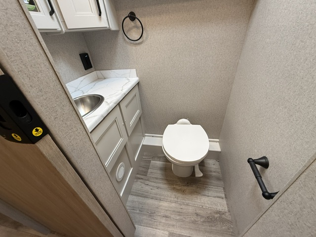 2027 Thor Motor Coach Inception 38DX - Image 11