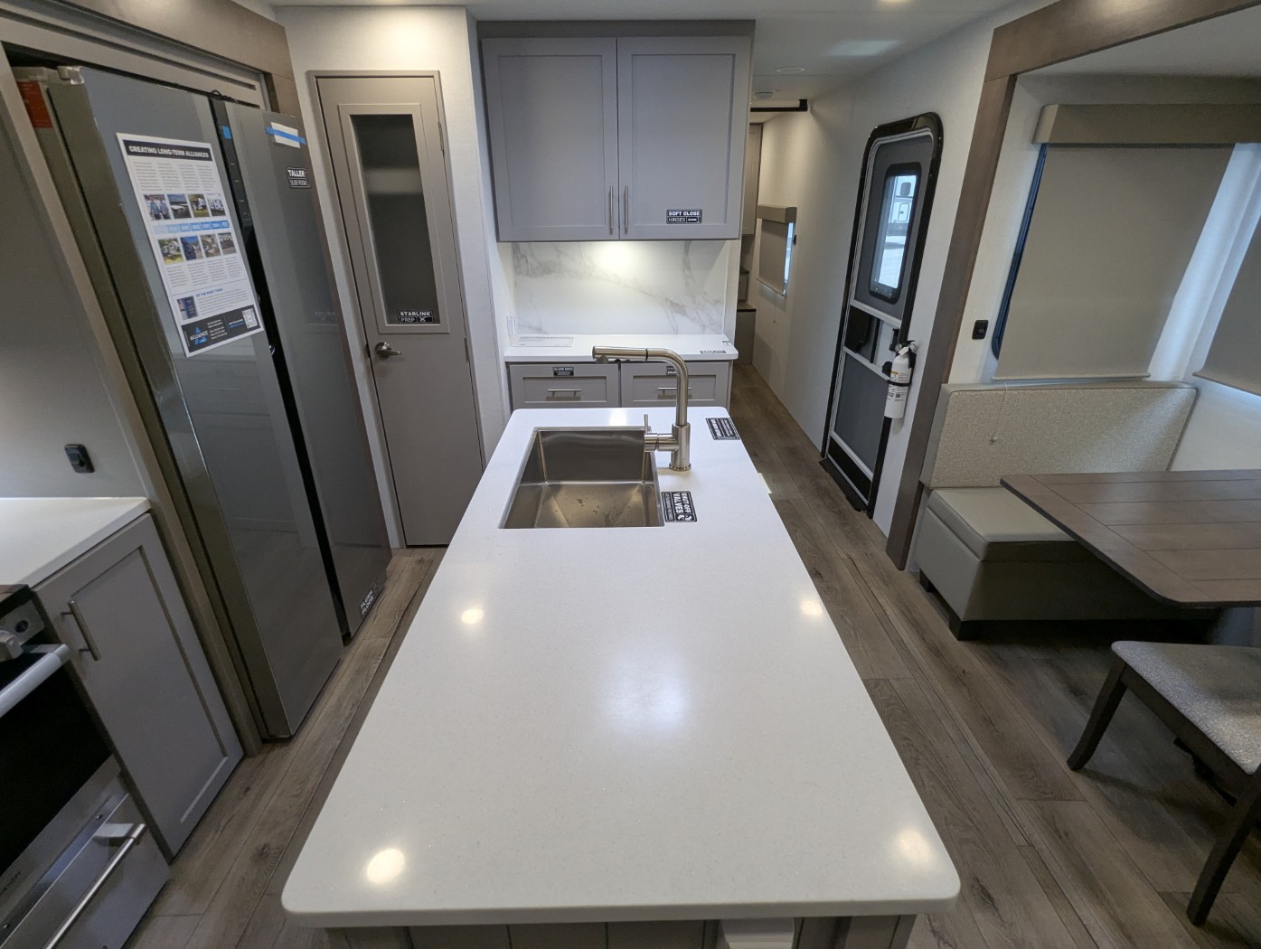 2026 Alliance RV Avenue 298RL - Image 23