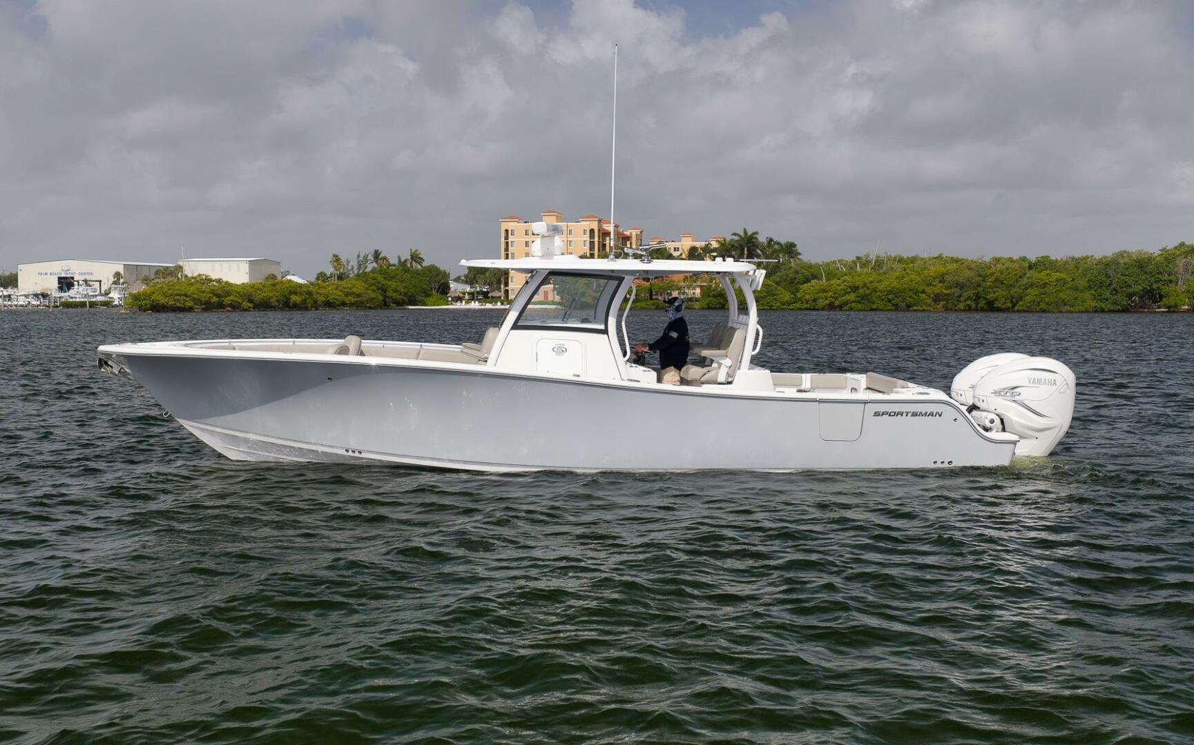 2022 Sportsman 352 - Image 9
