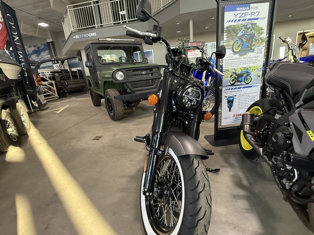 2022 Indian Motorcycle® Chief® Bobber ABS Black Metallic - Image 5