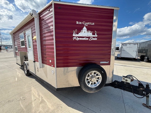 2017 ICE CASTLE RECREATION SERIES  TOY HAULER 8X17 - Image 4