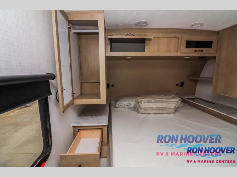 2025 PALOMINO 2430BHS - Image 32