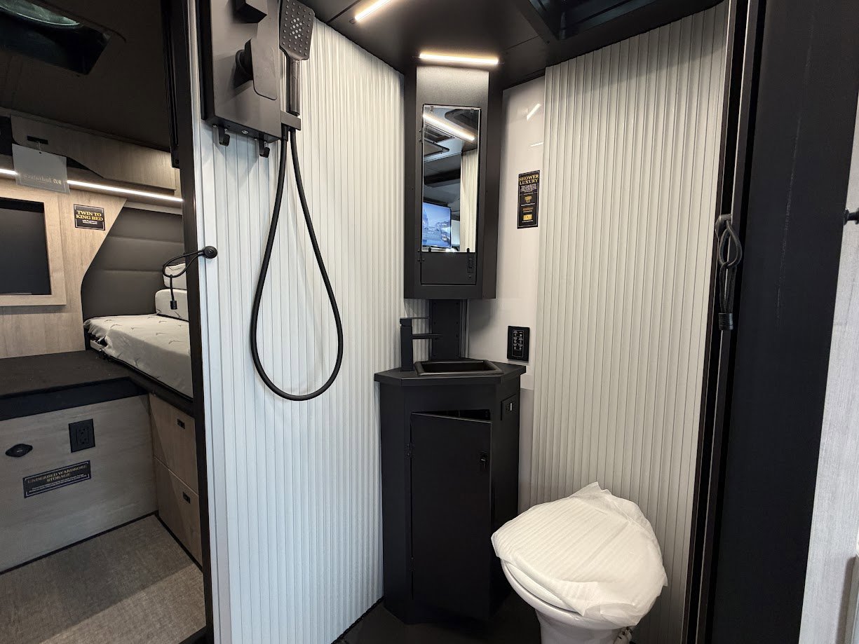 2026 Grand Design Lineage Series M 25TK - Image 33