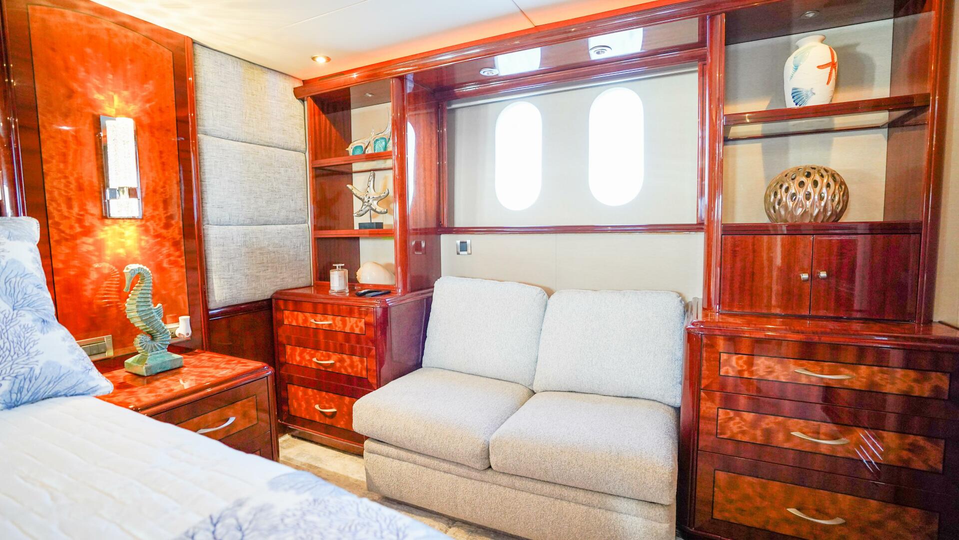 2004 Lazzara Yachts 80 SL - Image 42