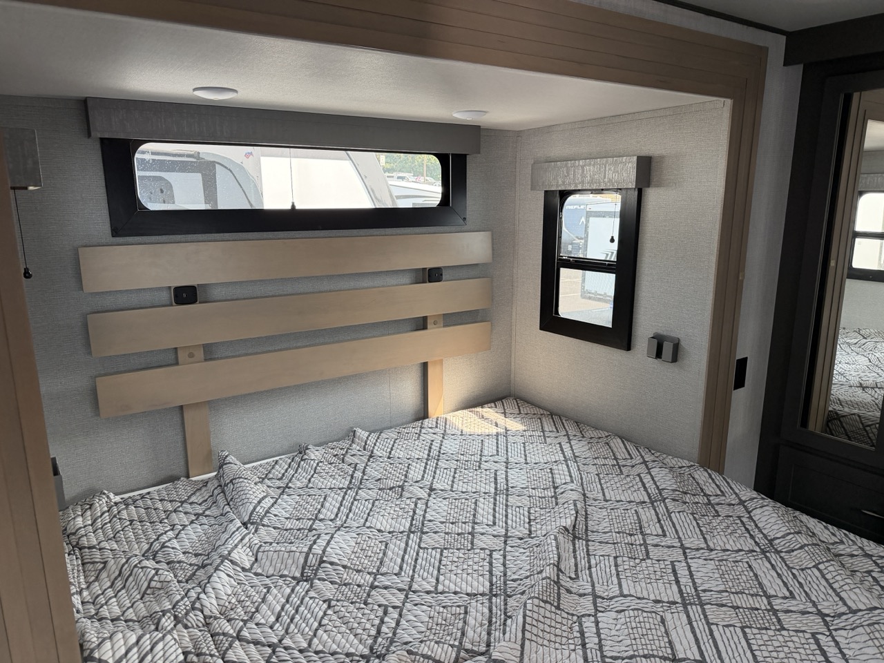 2024 Grand Design Momentum M-Class 351MS - Image 21