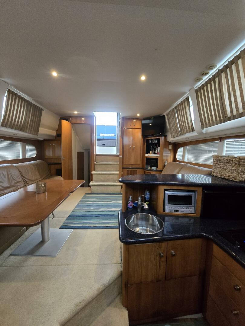 2002 Carver 444 Cockpit Motor Yacht - Image 25
