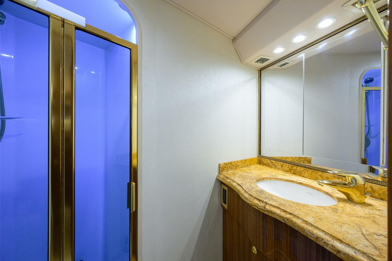 2007 Viking 64 Convertible - Image 29