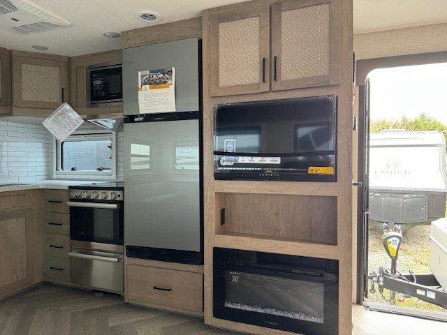 2024 Ember RV Touring Edition 26MRB - Image 8