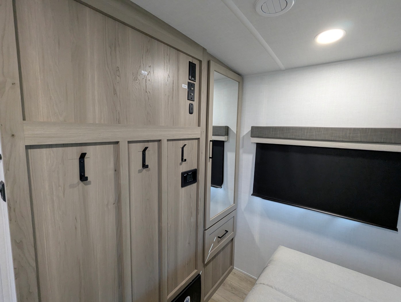 2026 Forest River Rockwood Ultra Lite 2906RL - Image 9
