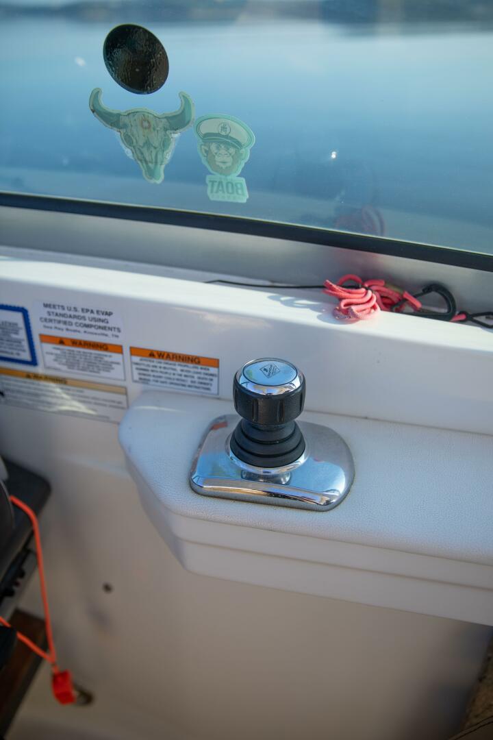 2016 Sea Ray Sundancer 350 - Image 73