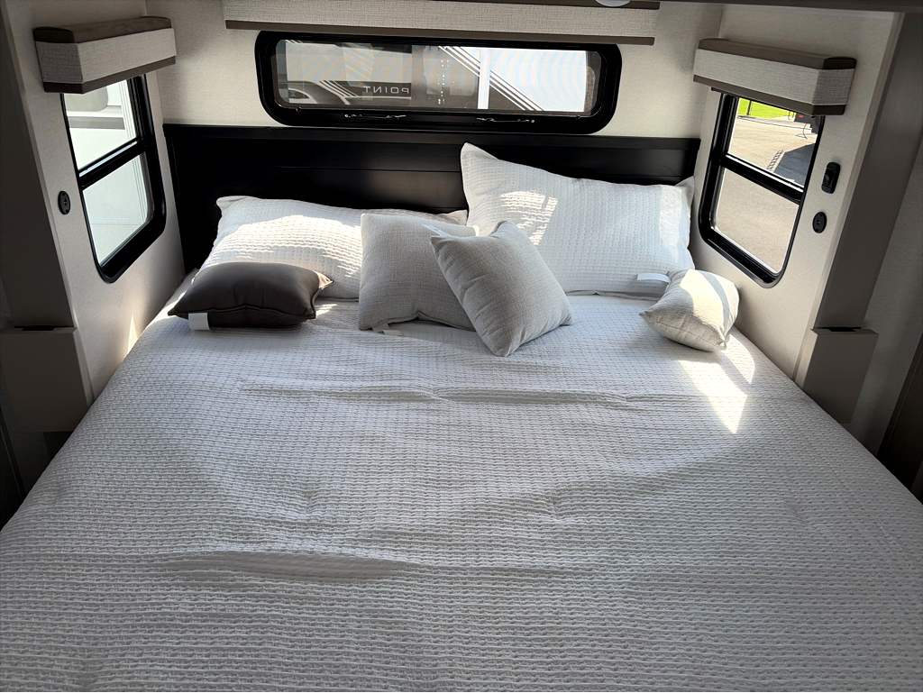 2027 JAYCO NORTH POINT 391TBBH - Image 25