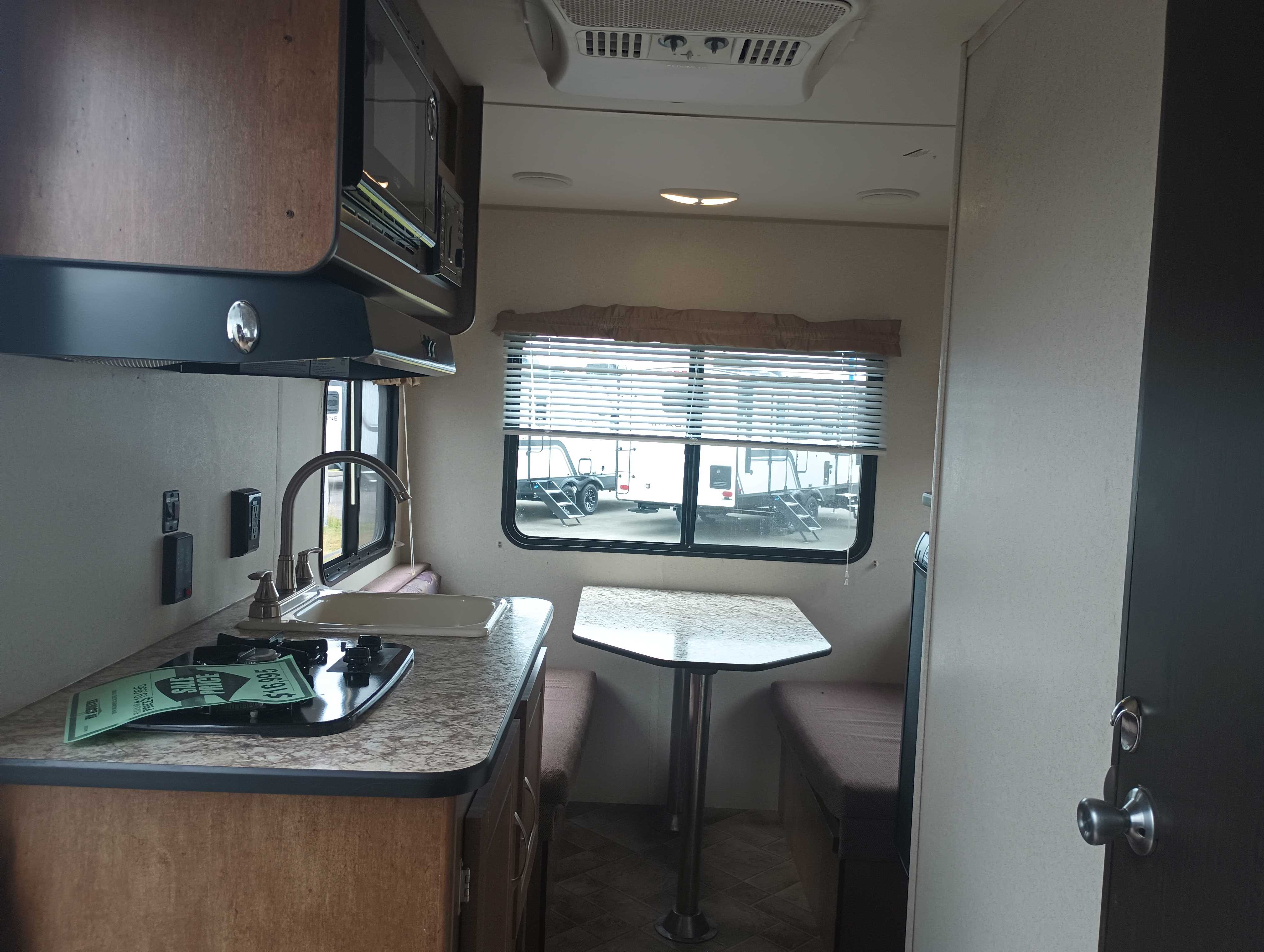 2018 Forest River Wildwood XLite 175RD - Image 4