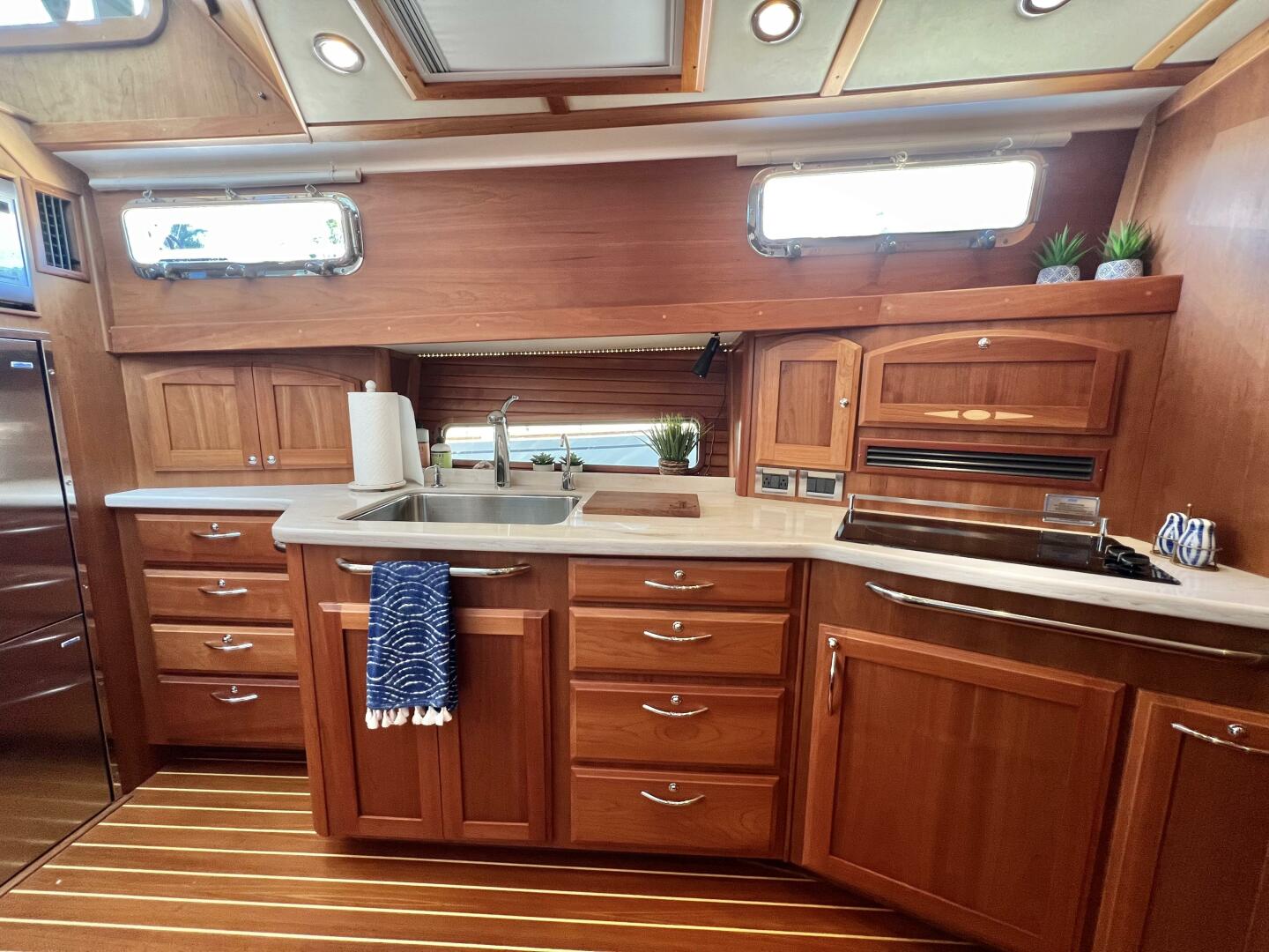 2017 Sabre 48 Salon Express - Image 22