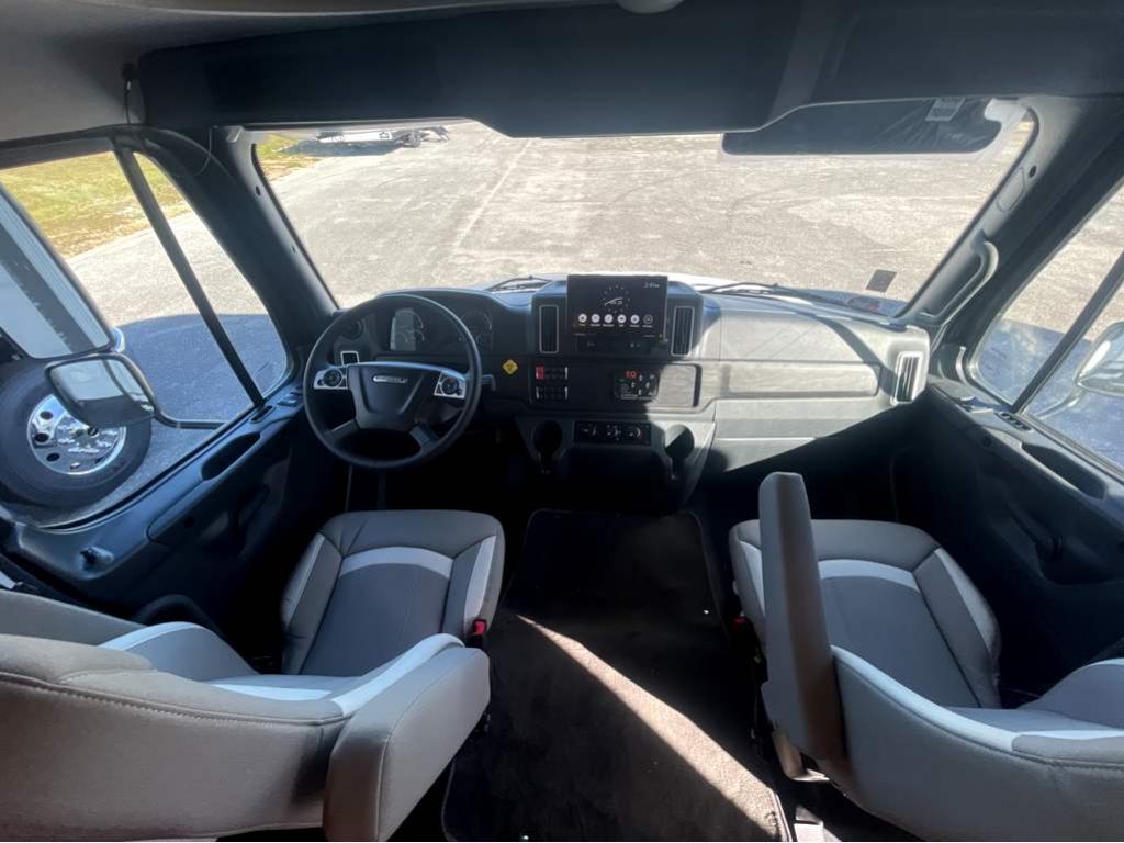 2026 THOR MOTOR COACH PASADENA 38DX - Image 21