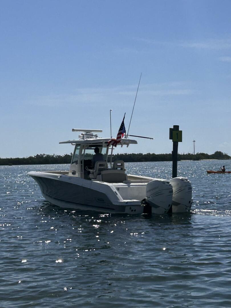 2017 Boston Whaler 330 Outrage - Image 32