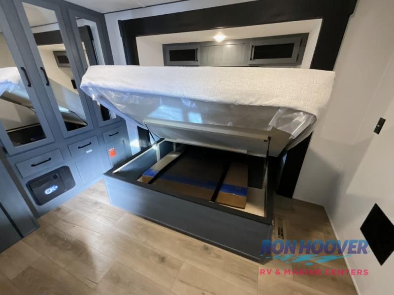 2026 PALOMINO 402LFT - Image 32