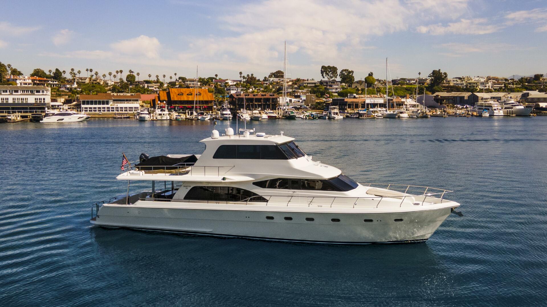 2007 Hampton Cockpit Motoryacht - Image 1