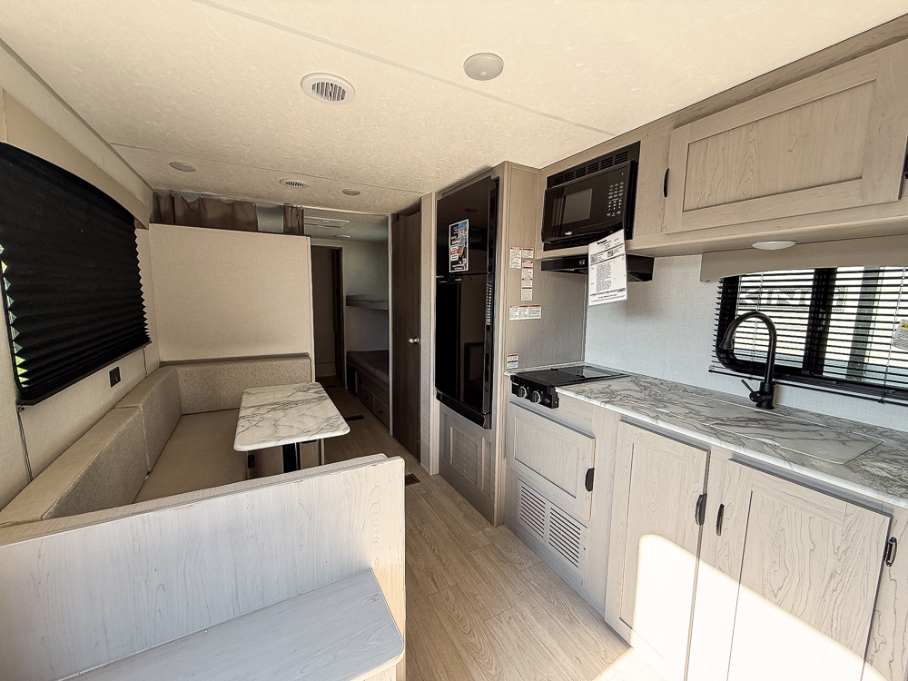 2025 COACHMEN 25QBH - Image 23