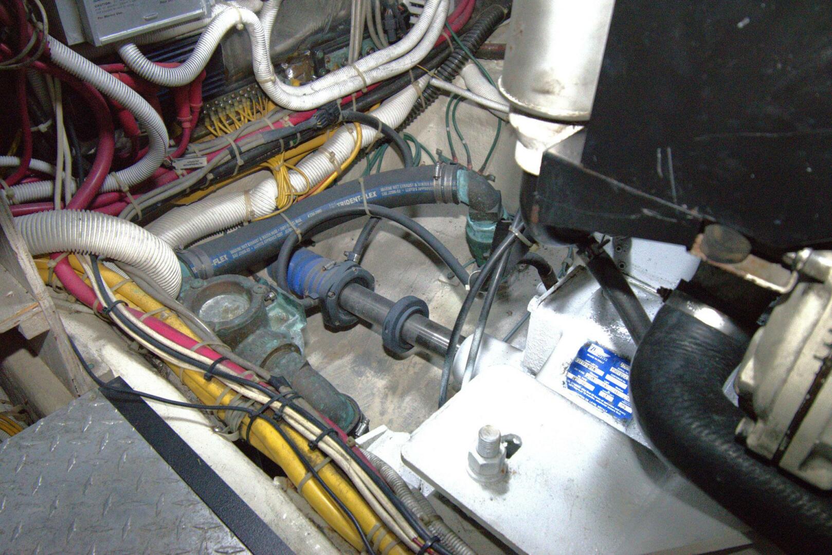 2005 Carver 444 Cockpit Motor Yacht - Image 48