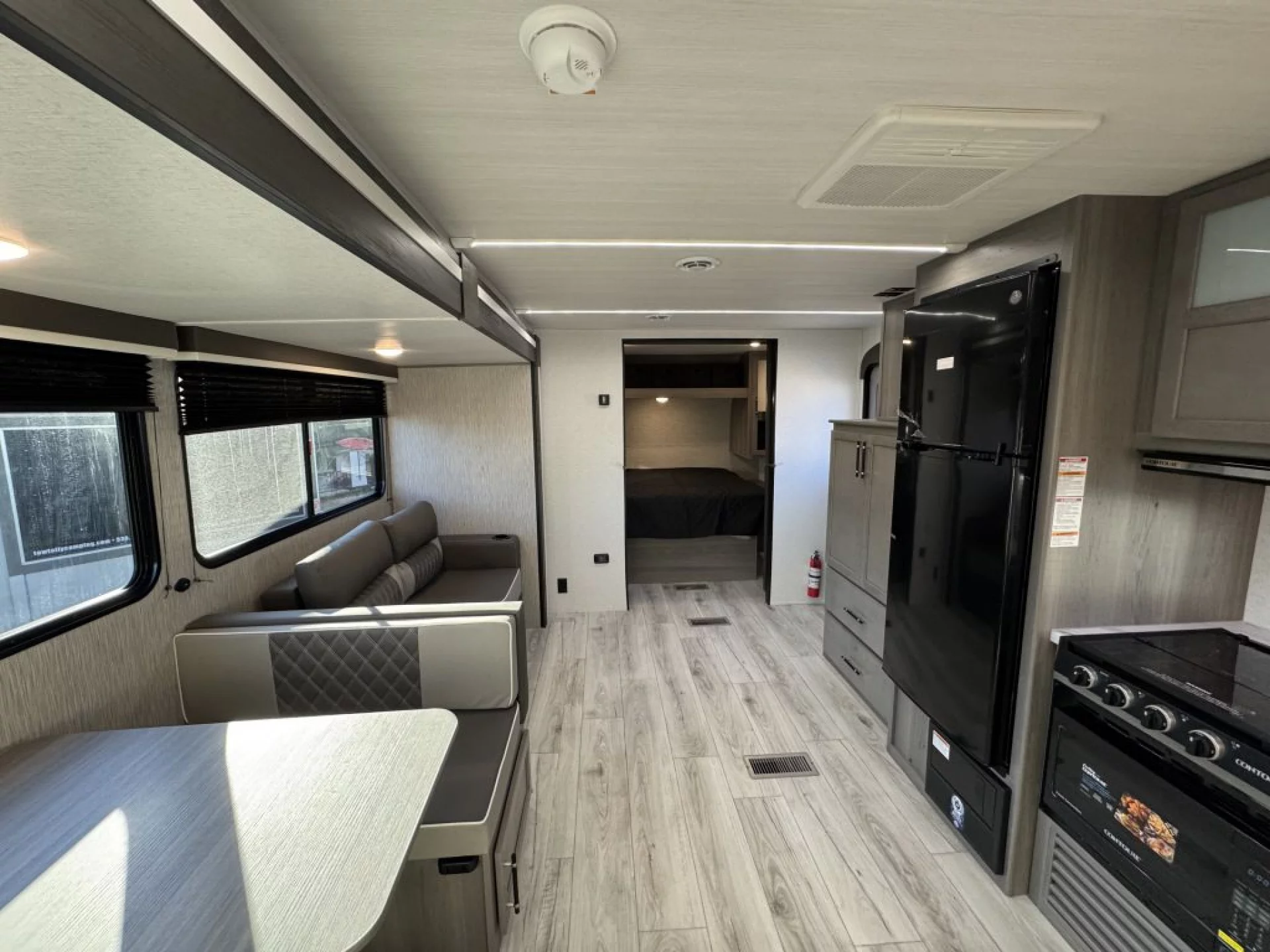 2025 KEYSTONE HIDEOUT DELUXE 26PATIO - Image 14