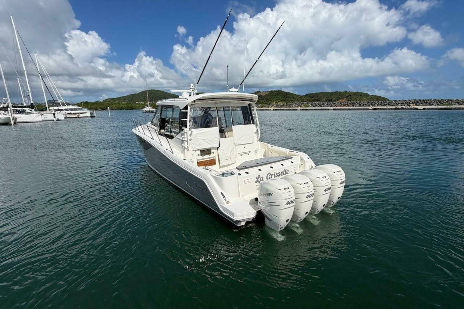 2021 Boston Whaler 405 Conquest - Image 16
