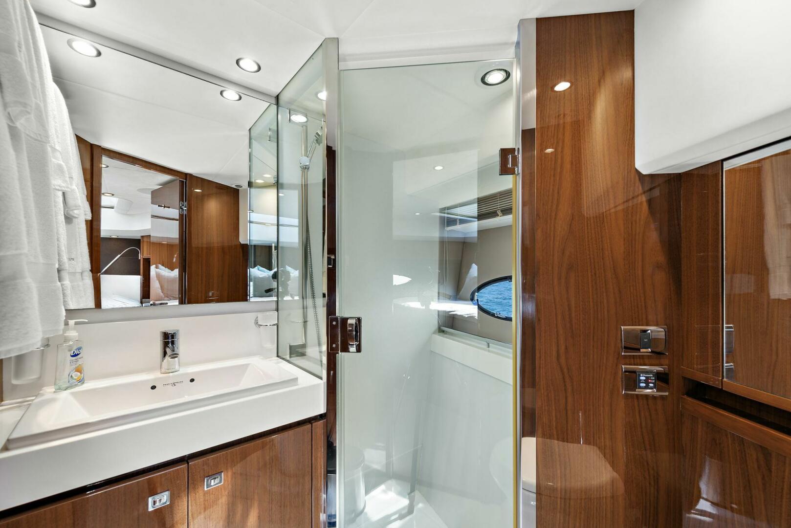 2015 Princess 72 Motoryacht - Image 26