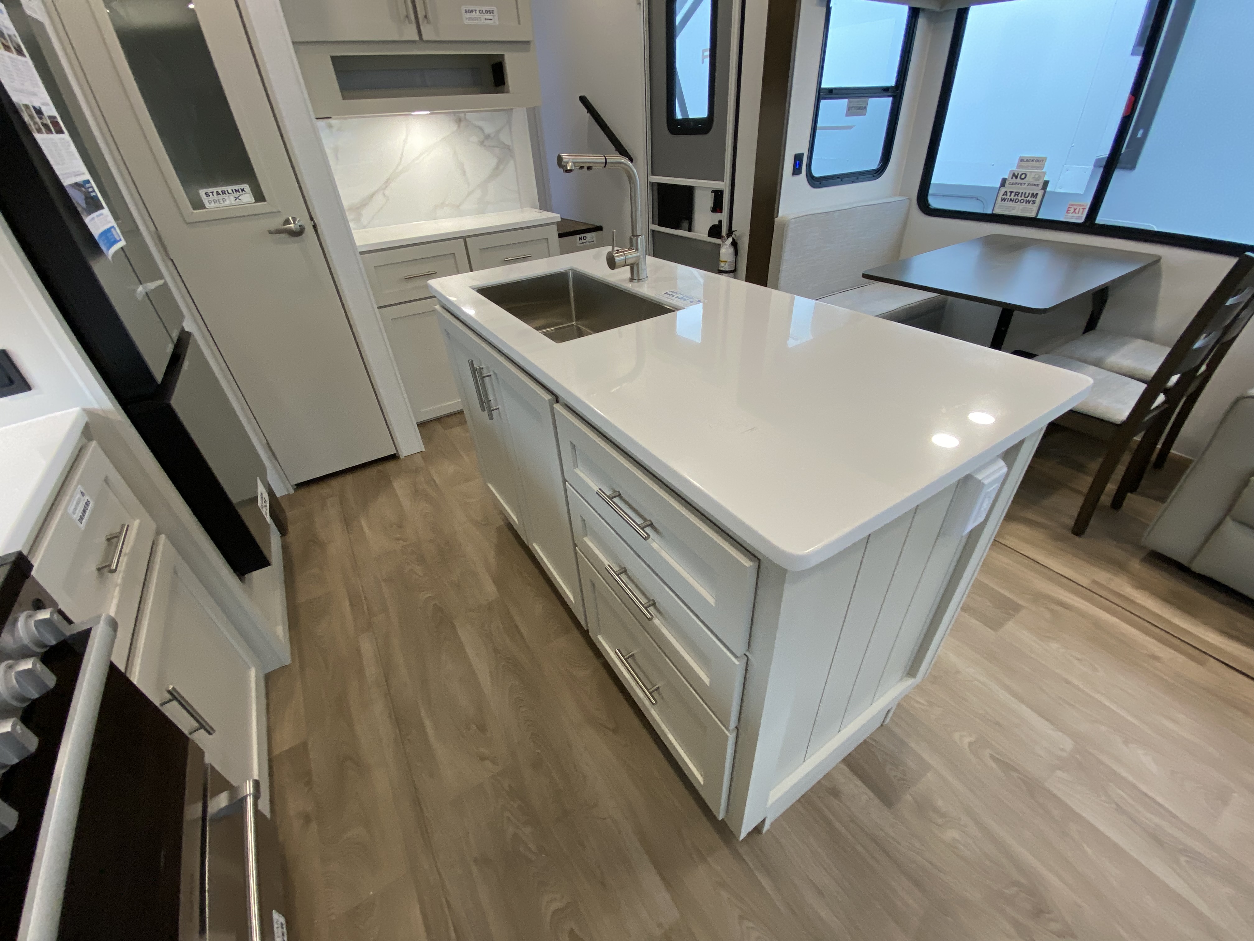 2027 Alliance RV Avenue 29RL - Image 15