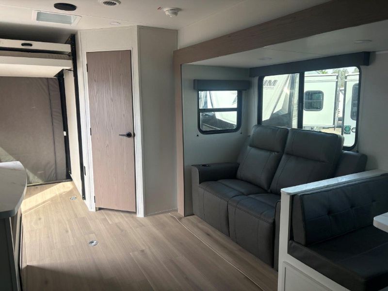2026 Grand Design Momentum MAV 28MAV - Image 26