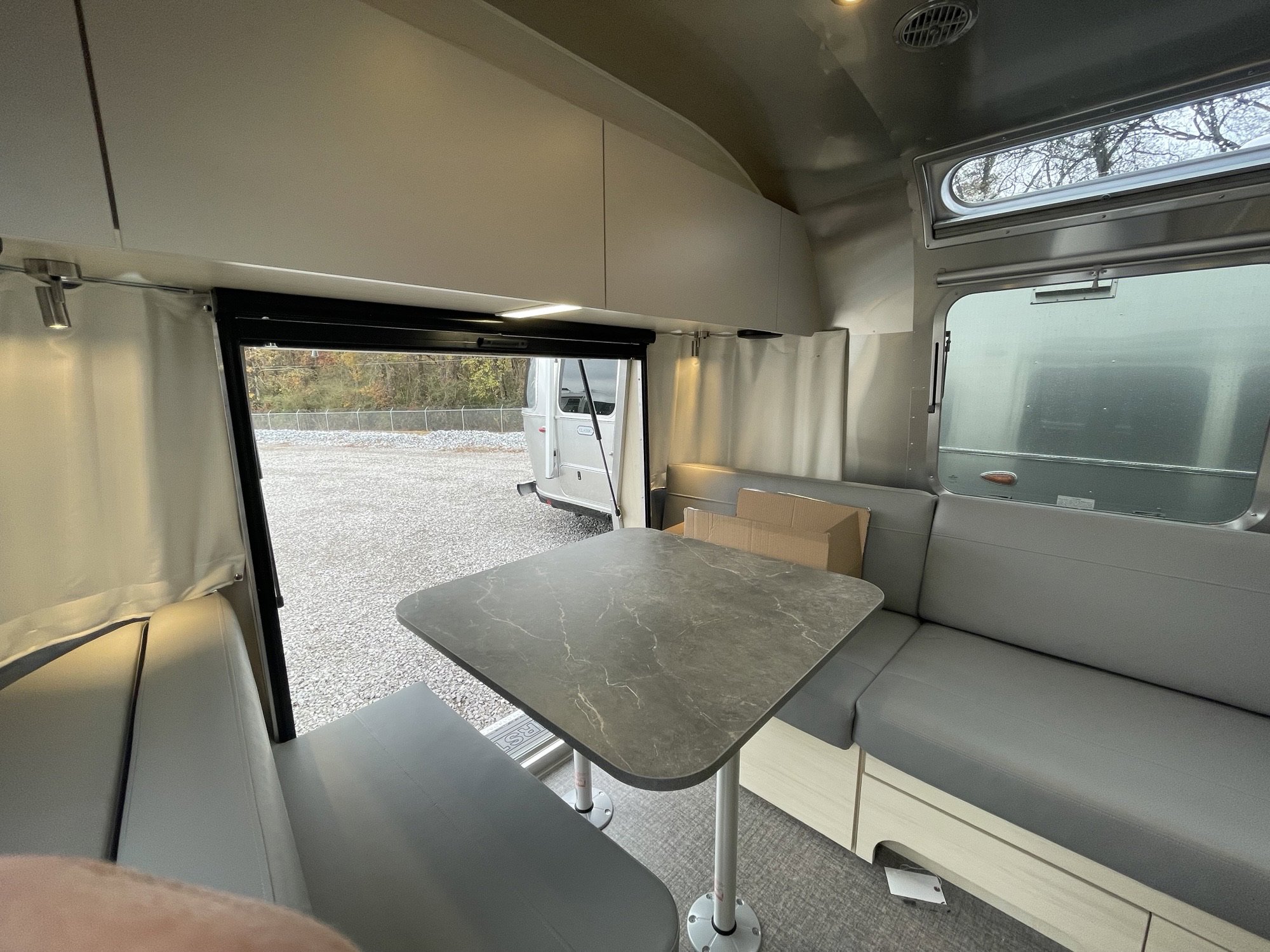 2026 AIRSTREAM FLYING CLOUD 25FBT - Image 10