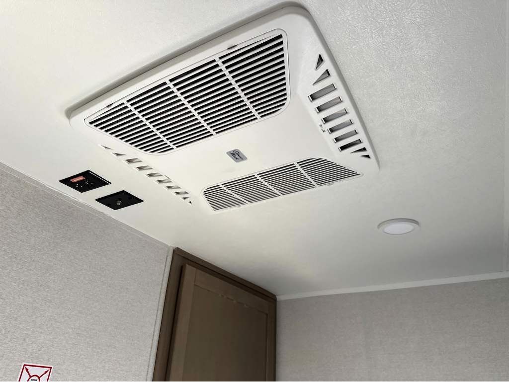 2027 JAYCO EAGLE 312BHOK - Image 17
