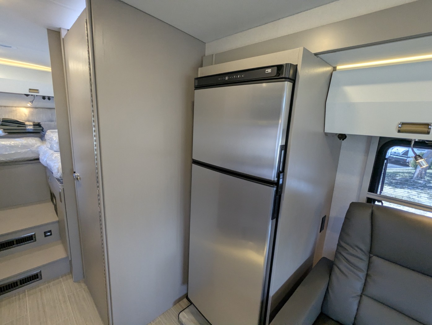2027 Winnebago View 24R - Image 17