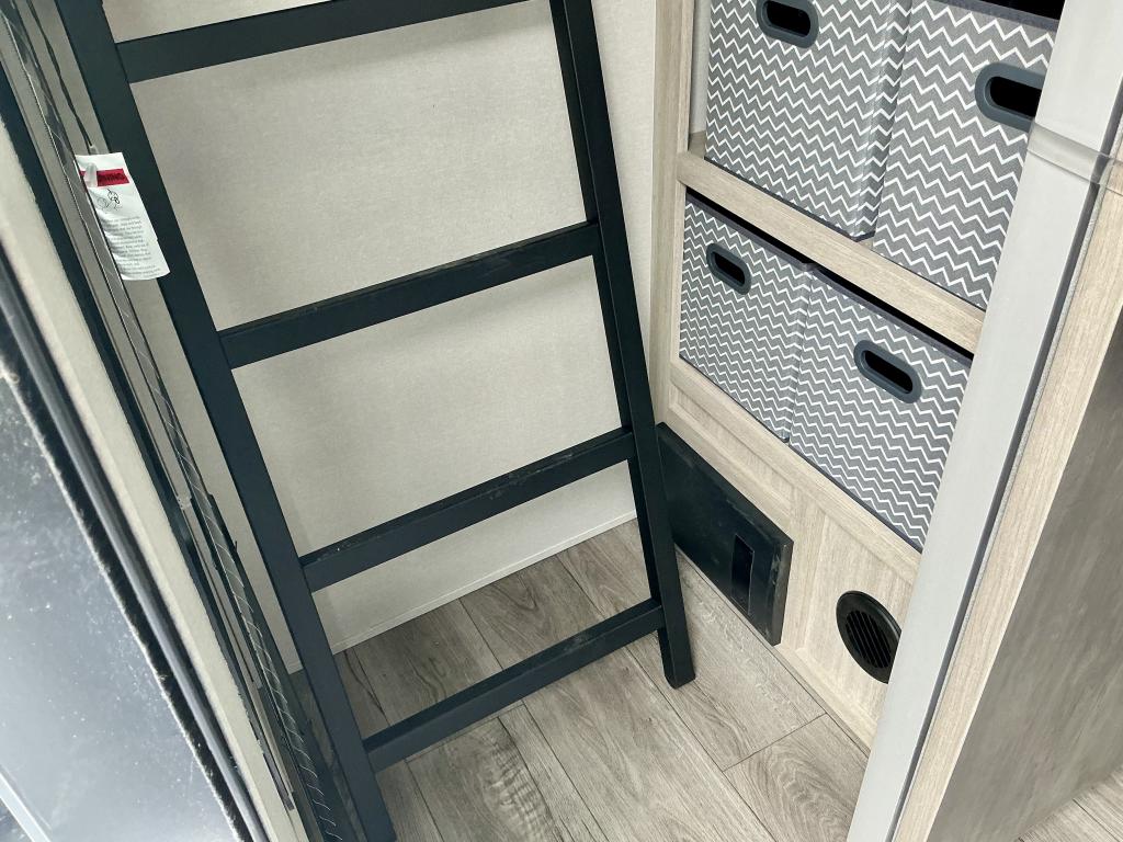2026 COACHMEN 333DORM - Image 19