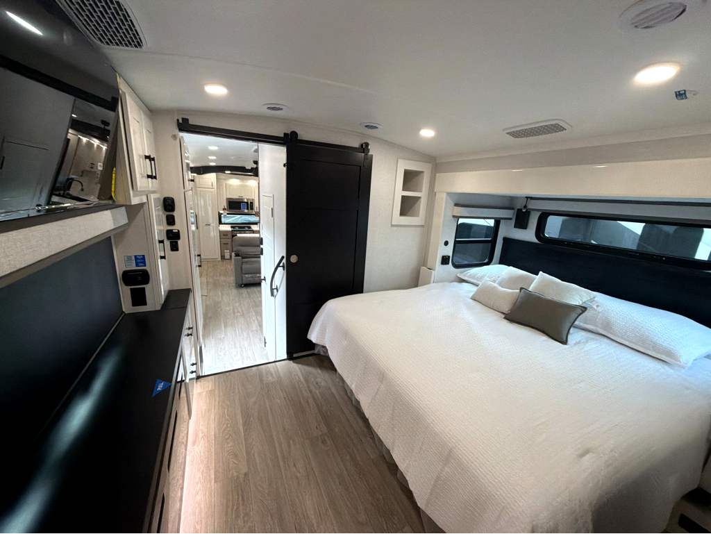 2027 JAYCO PINNACLE 38FBRK - Image 51