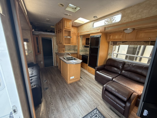 2008 Heartland Cyclone 4012 - Image 7