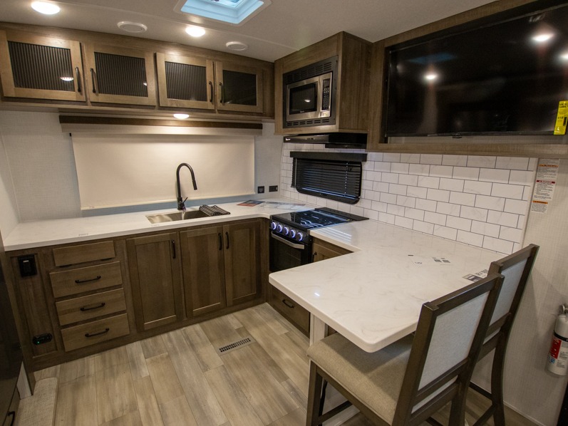 2024 Forest River Rockwood Signature Ultra Lite 8263MBR - Image 6