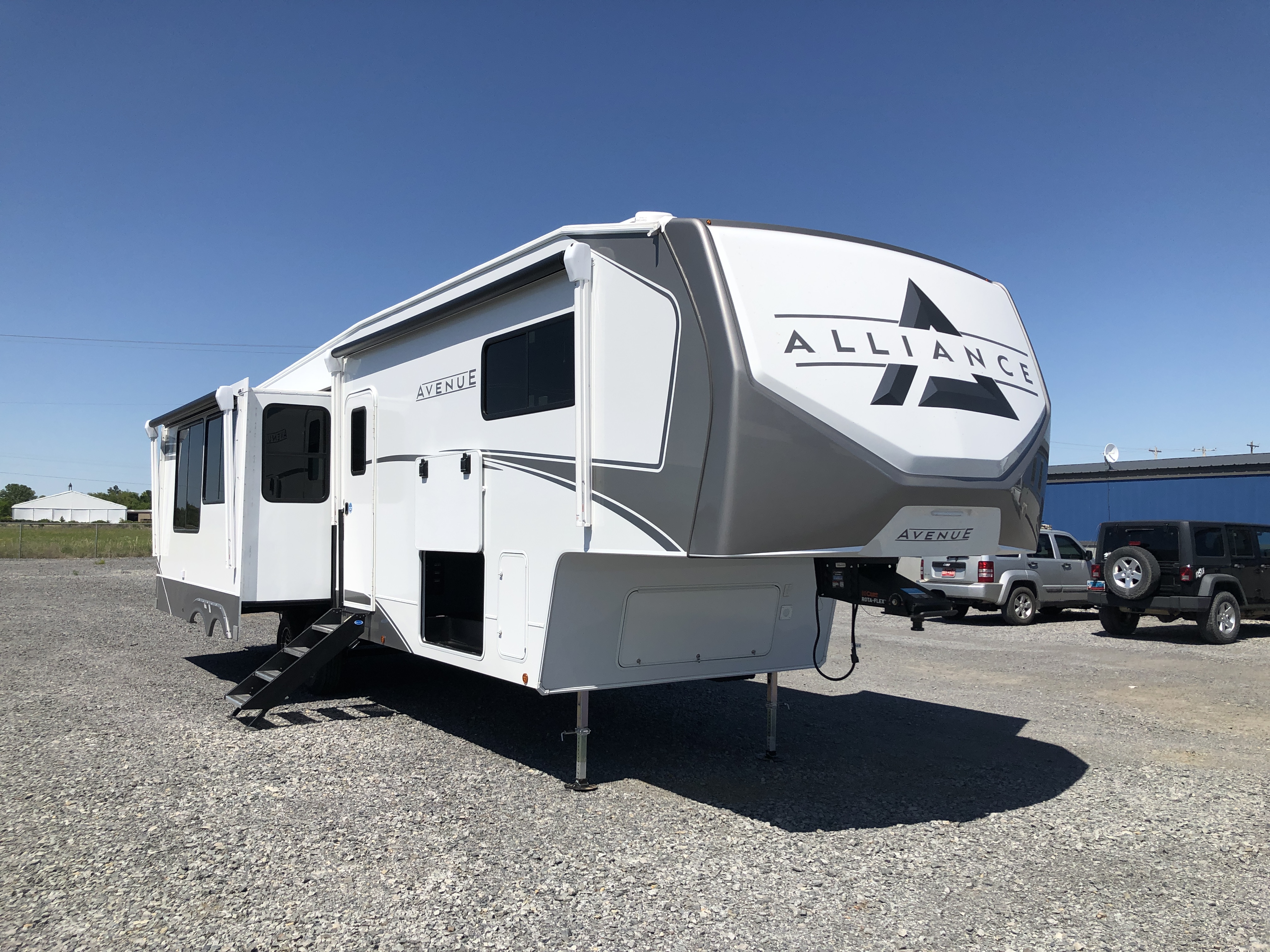2026 Alliance RV Avenue 35RKS - Image 1