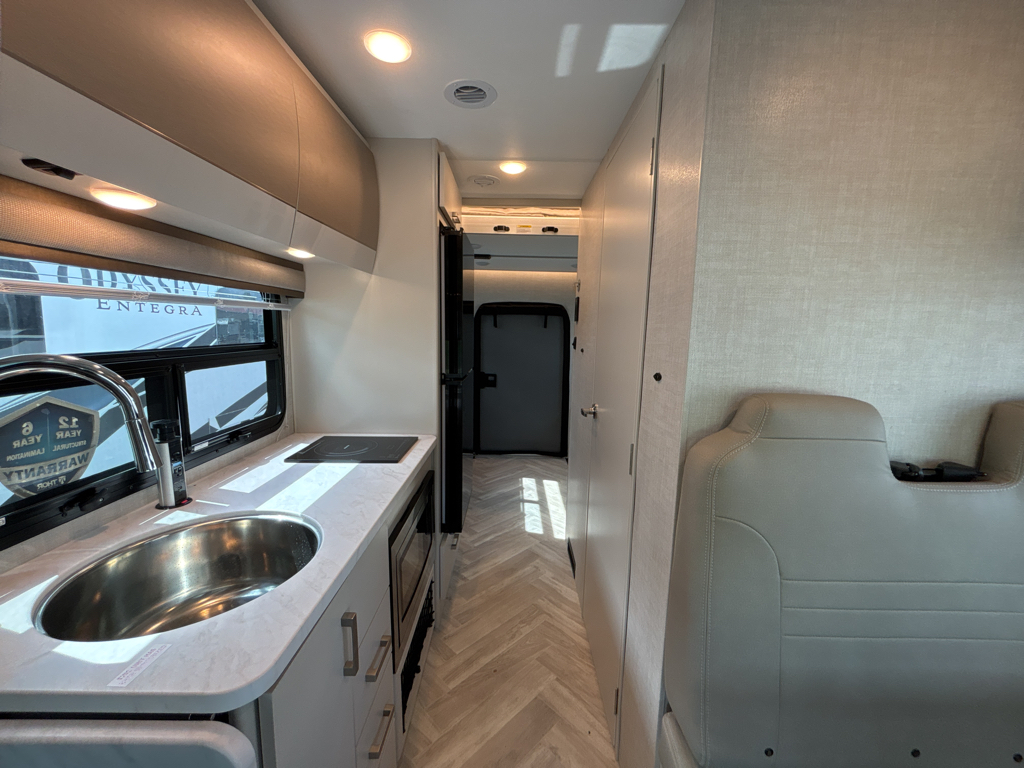 2026 THOR MOTOR COACH COMPASS 22MT - Image 7