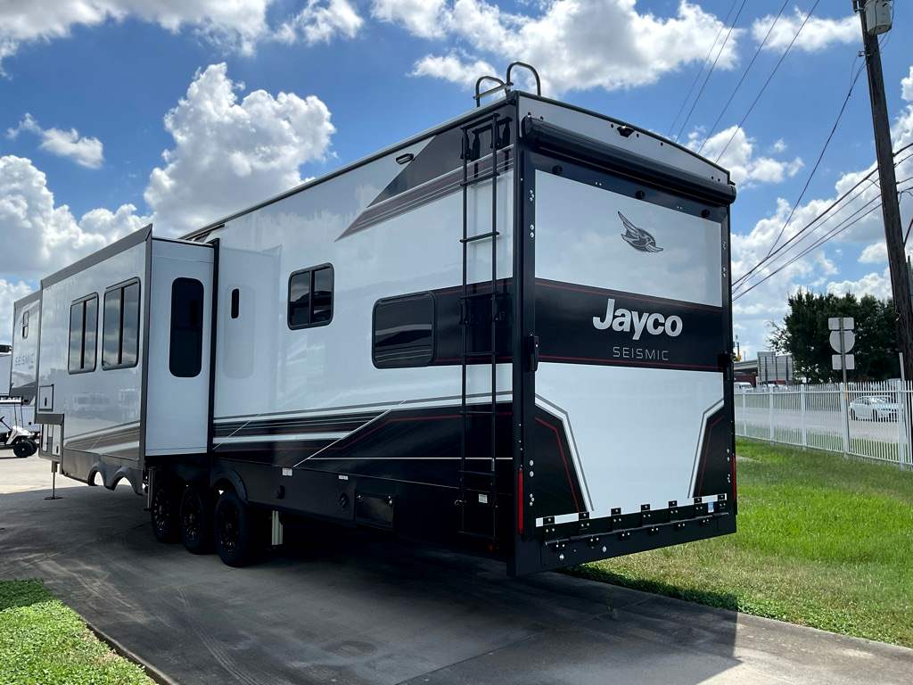 2027 JAYCO SEISMIC 413 - Image 52